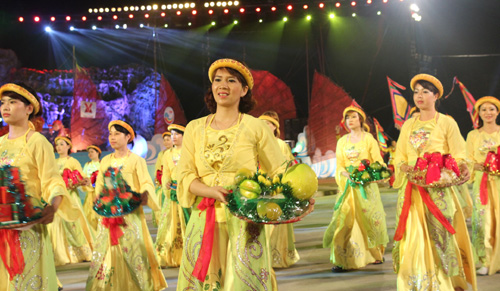  Carnaval Hạ Long 2013: lung linh sắc m&agrave;u văn h&oacute;a Quảng Ninh